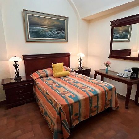 Hotel Antigua Casa De Piedra サン・ミゲル・デ・アジェンデ エクステリア 写真