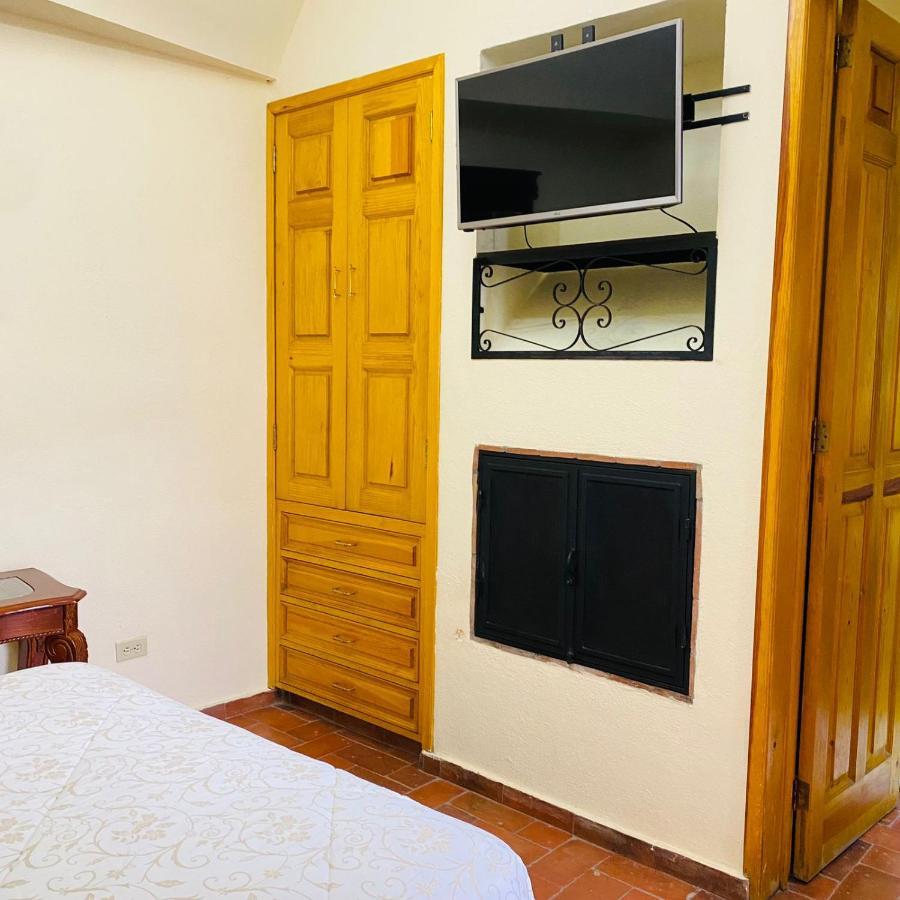 Hotel Antigua Casa De Piedra サン・ミゲル・デ・アジェンデ エクステリア 写真