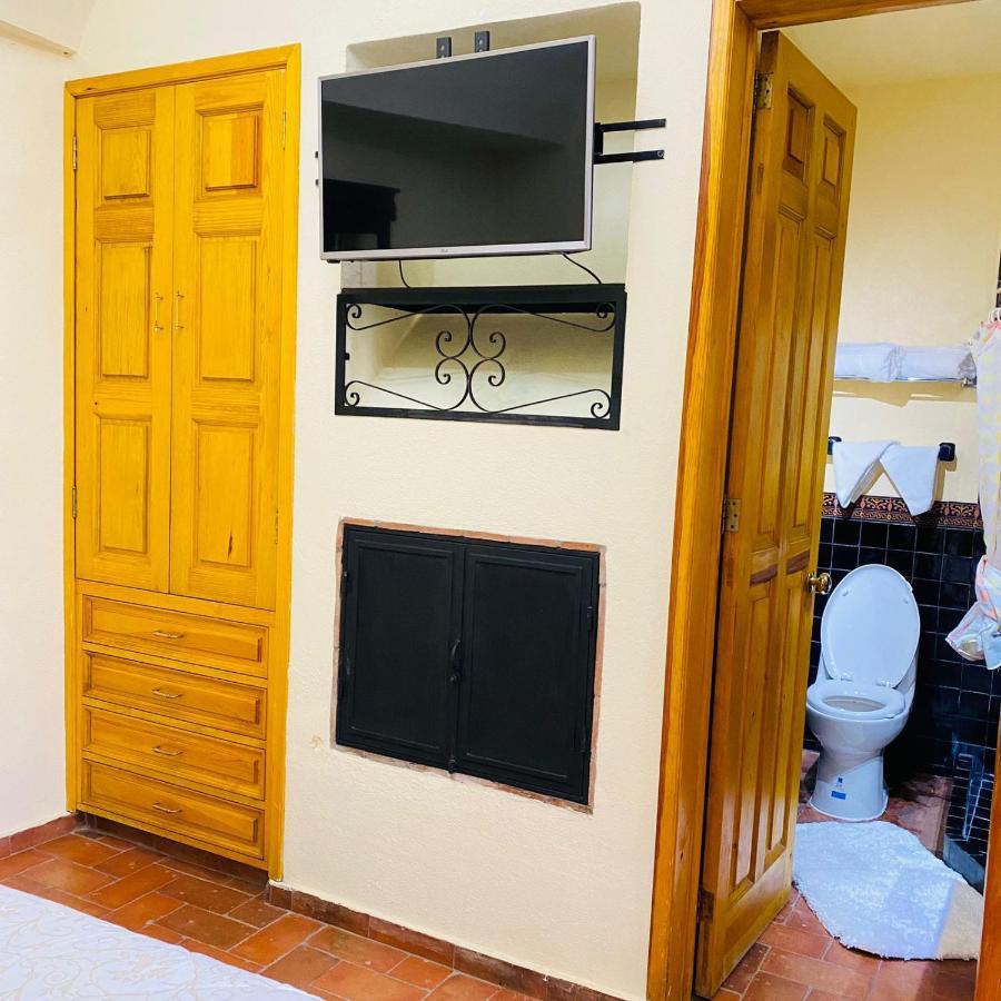 Hotel Antigua Casa De Piedra サン・ミゲル・デ・アジェンデ エクステリア 写真