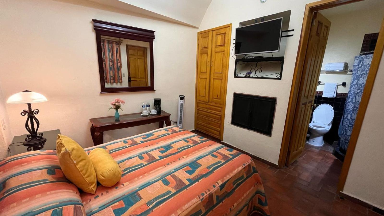 Hotel Antigua Casa De Piedra サン・ミゲル・デ・アジェンデ エクステリア 写真