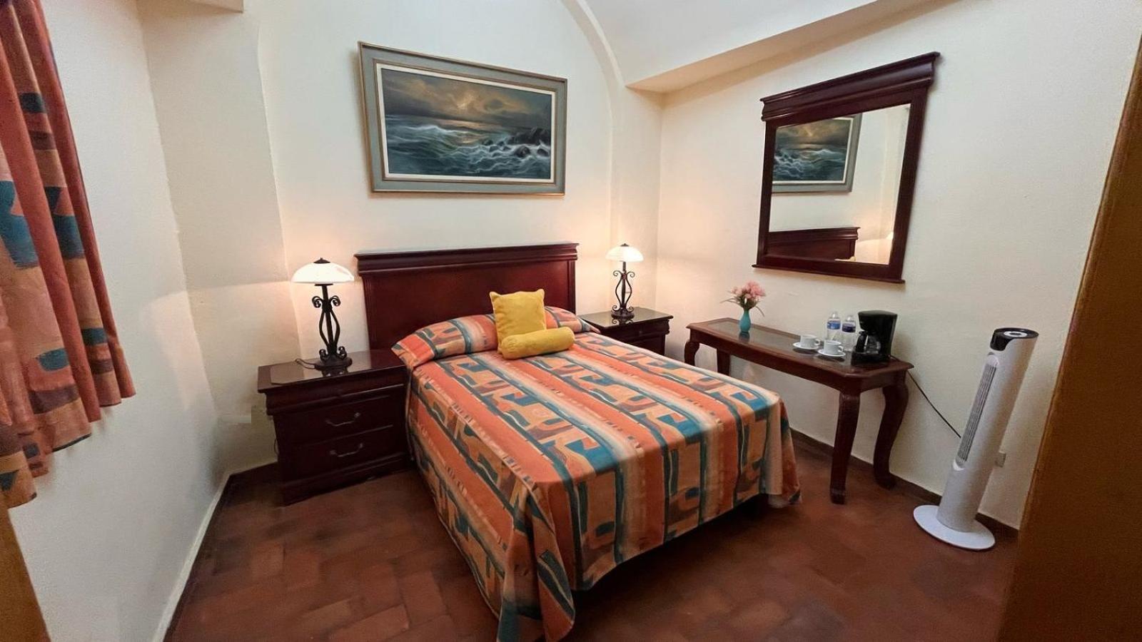 Hotel Antigua Casa De Piedra サン・ミゲル・デ・アジェンデ エクステリア 写真